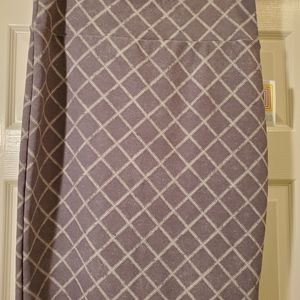 LuLaRoe Cassie Size L Grey and White Pattern Skirt.